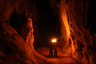 Partez a la decouverte du monde souterrain avec le Bureau des Moniteurs de la Vallee de l Herault Speleologie